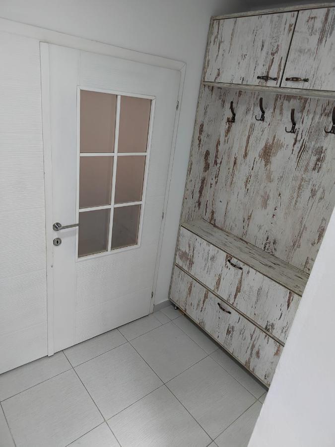 Downtown Apartment Ni Eksteriør billede