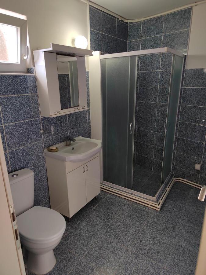 Downtown Apartment Ni Eksteriør billede