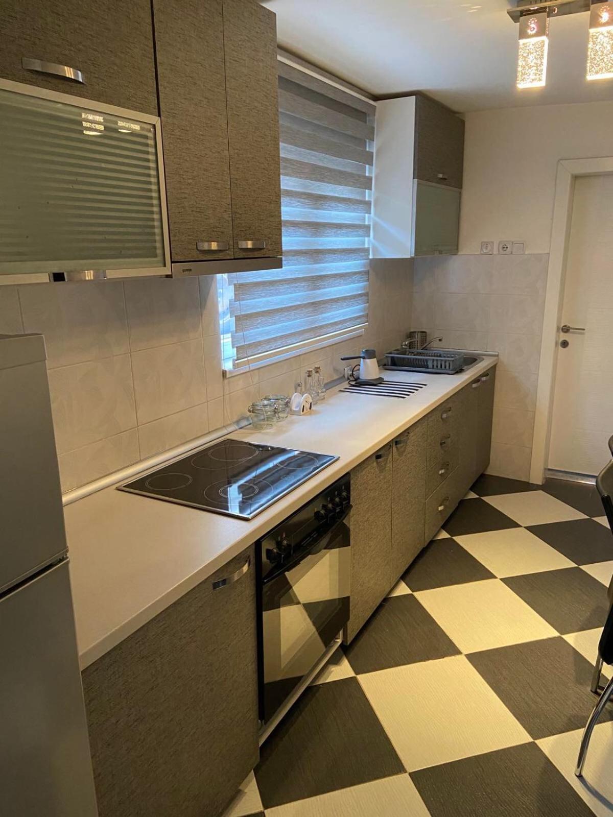 Downtown Apartment Ni Eksteriør billede